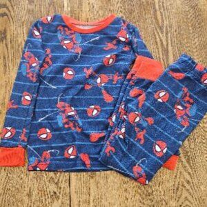 Boys Marvel Spiderman Pajamas, size 6, runs small - tight